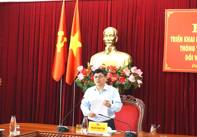 Phó Bí thư Thường trực Tỉnh ủy Phạm Minh Tấn phát biểu tại hội nghị.