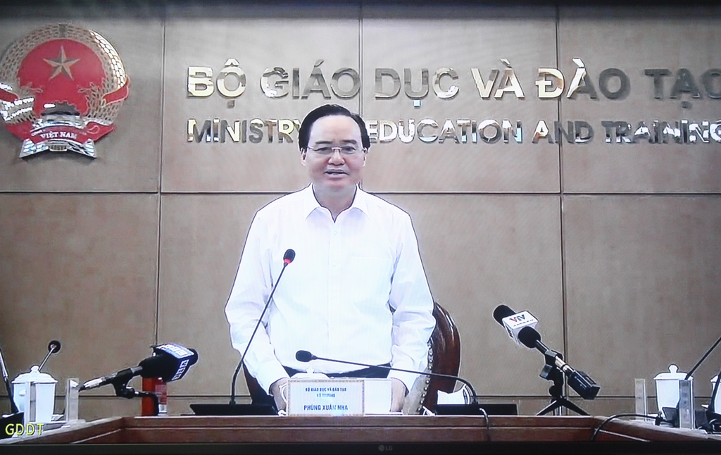 Bộ trưởng Bộ GD-ĐT Phùng Xuân Nhạ chủ trì hội nghị.