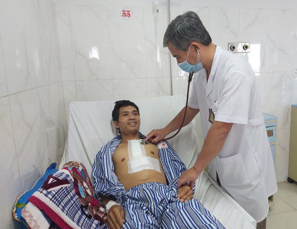 Sau một tuần điều trị, bệnh nhân Y Phương đã có thể đi lại, ăn uống và vận động bình thường.