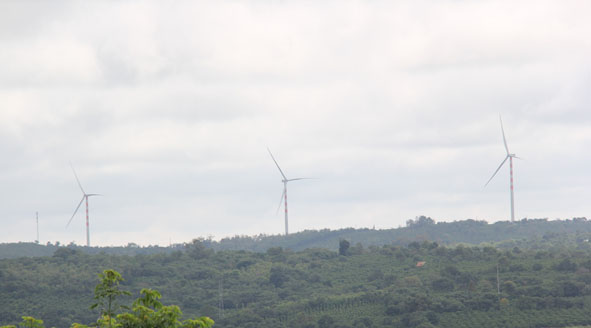Cụm tuabin gió mới hoàn thành tại xã Dliê Yang, huyện Ea H'leo.