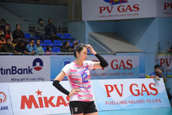 Nguyễn Thu Hoài trong màu áo đội Viettinbank.