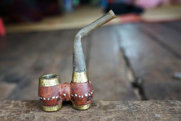 Tẩu thuốc nam của người Bru – Vân Kiều.